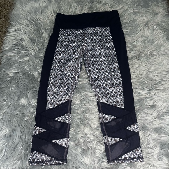Athleta Cropped Leggings - Picture 1 of 2